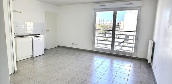 Apartment - Photo 2