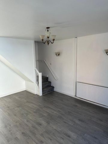 2 bedroom terraced house to rent - Photo 2