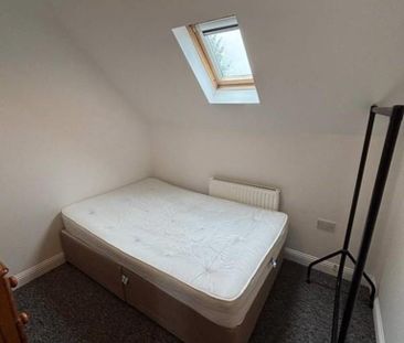 4 bedroom detached house to rent - Photo 3