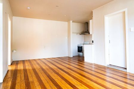 Charming 2BR Onehunga Unit w/AC! - Photo 4