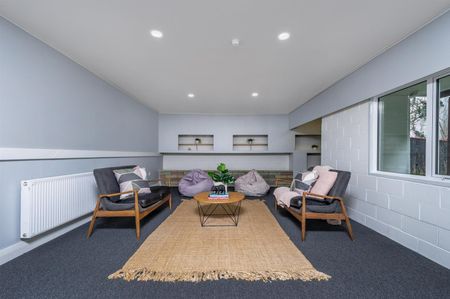 52 Kiwi Crescent, Tawa - Photo 2