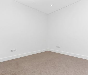 Chic Two-Bedroom Apartment - Photo 6