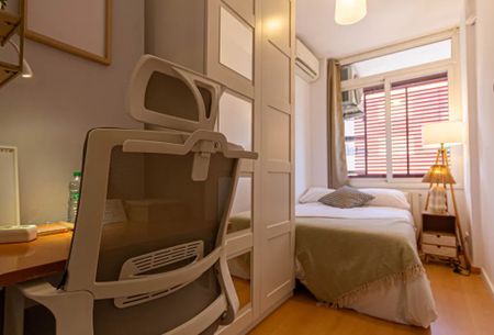 Carrer de Rocafort, Barcelona, Catalonia 08029 - Photo 2