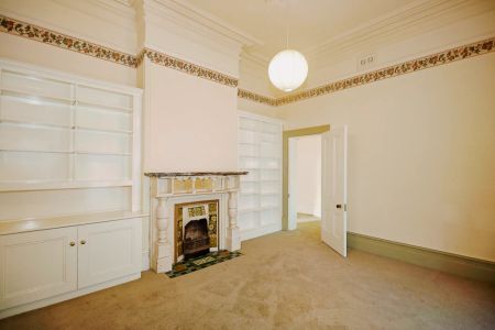 2 Bed, 1 Bath - Photo 3