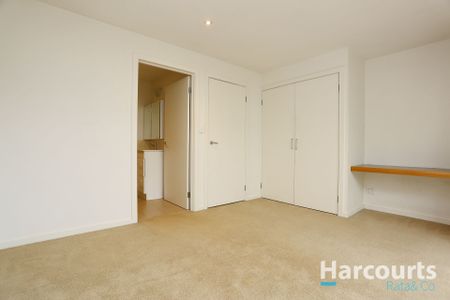 Modern 2-Bedroom Home in Bundoora - Photo 2