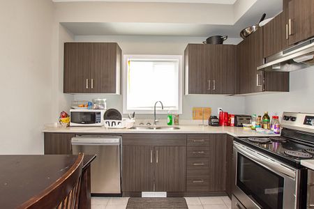 **ALL INCLUSIVE** STUDENTS/YOUNG PROFESSIONAL ROOM FOR RENT IN A STUNNING HOUSE!! - Photo 5