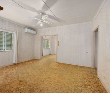 19 Russell St, Silkstone QLD 4304 - House For Rent | Domain - Photo 4