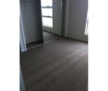 GREAT LOCATION! - Photo 1