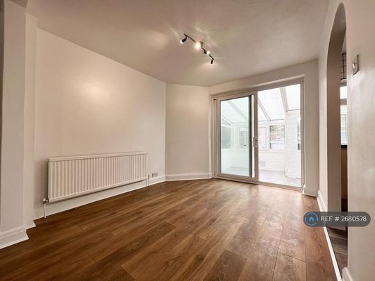 3 bedroom terraced house to rent - Photo 1