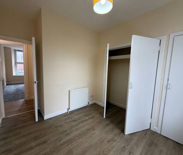 Flat to rent on - Photo 1