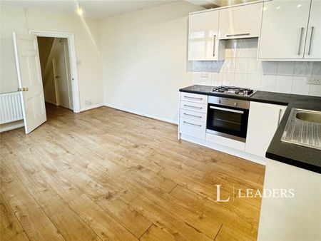 2 bedroom apartment to rent Commercial Road, Eastbourne, East Sussex, BN21 - Photo 4