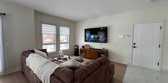 4.5 LUXUEUX ET TRÈS TRANQUILLE À LAVAL A LOUER - Photo 2