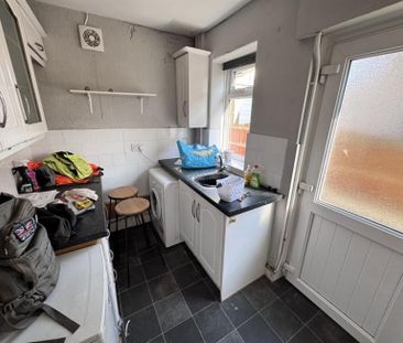 3 Bedroom Semi Detached Available Arranging tenancy - Photo 1