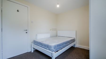 33 Hubert Road - Photo 4