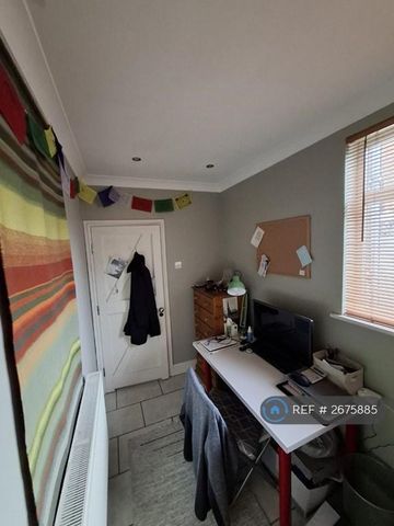 2 bedroom terraced house to rent - Photo 5
