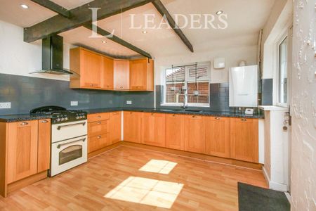 4 bedroom semi-detached house to rent - Photo 5