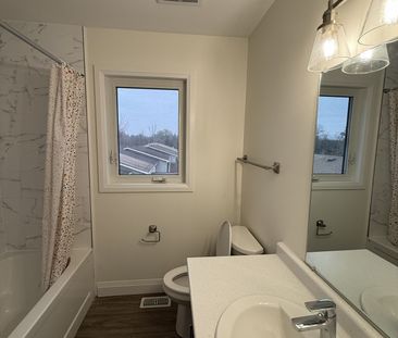 For Lease - 216 Union Street, Cambridge, Ontario - Photo 1