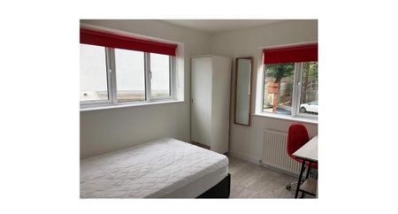 4 bedroom terraced house to rent - Photo 3