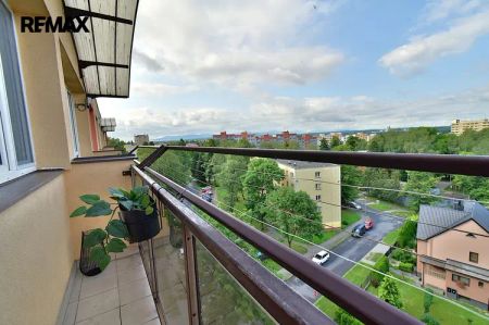 Pronájem moderně zrekonstruovaného bytu 2,5+1 s balkonem - Fotografie 4