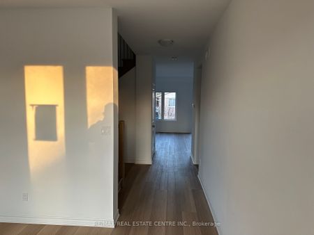 Detached Home For Lease | X8097608 - Photo 5