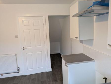 2 bedroom terraced house to rent - Photo 5