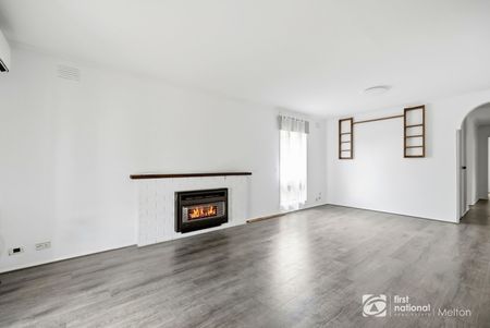 Charming 3-Bedroom Home in Central Melton - Photo 2