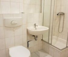 Bismarckstr. 4, Wohnung 6 ~~~ Balkon, Badezimmer mit Wanne und Dusche, Keller - Foto 1