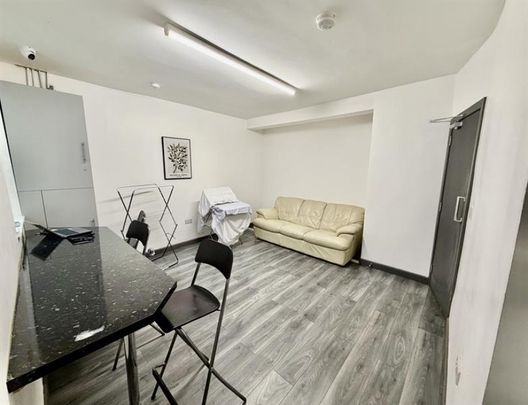 5 Bedroom Semi Detached To Let - Photo 1