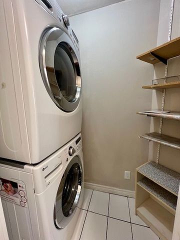 For Lease - 1001 Cedarglen Gate Unit# 423, Mississauga, Ontario - Photo 4