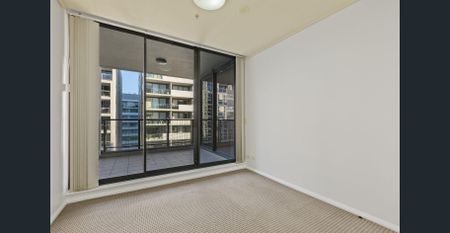 2 plus study with parking - Photo 4