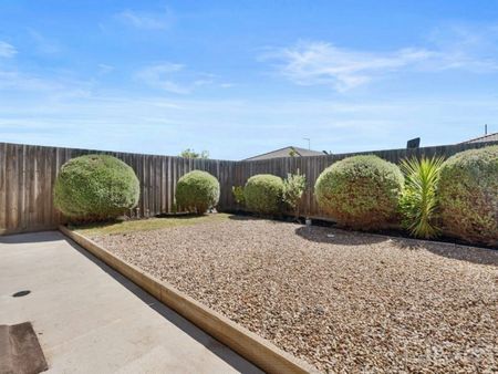 Prime Location, Stunning Features - Photo 4