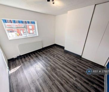 2 bedroom semi-detached house to rent - Photo 3