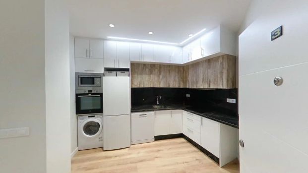 Piso de alquiler en Calle de las Islas Jarvi, Tres Olivos - Valverde - Foto 1