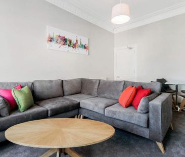 3 bedroom flat to rent - Photo 2