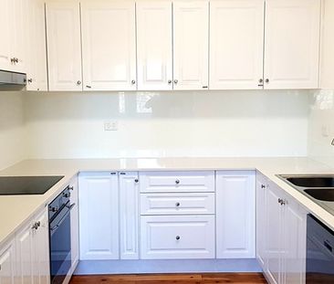 WEST TAMWORTH - Lovely Renovated Three Bedroom Home - Photo 1