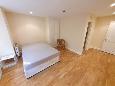 2 Bed Maisonette, Fontenoy Road, SW12 - Photo 5