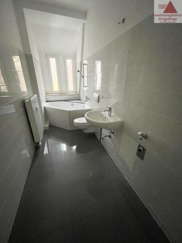 3-Raum-Dachgeschosswohnung zentrumsnah von Aue zu vermieten - Photo 4
