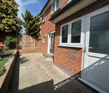 3 Bedroom - Photo 6