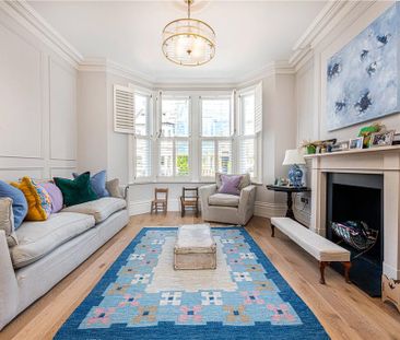 4 bedroom end of terrace house to rent - Photo 1