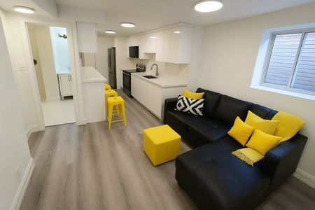 For Lease - 52 Sunny Glen Crescent, Brampton, Ontario - Photo 5