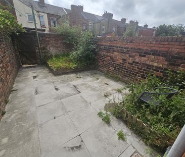 2 Bedroom Terraced House for Rent - Photo 1