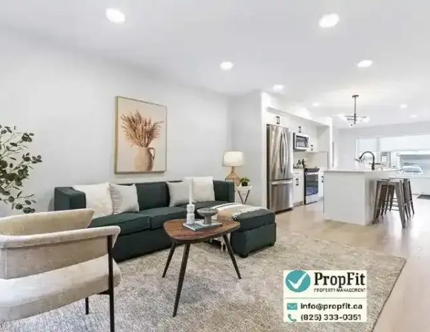 Brand-New, Stylish Living in a Family Friendly neighborhood in SW Edmonton | 7324 Klapstein Crescent Southwest, Edmonton - Photo 1