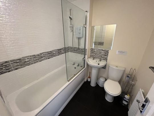 SilverBirch Avenue, Coventry, Canley - Photo 1