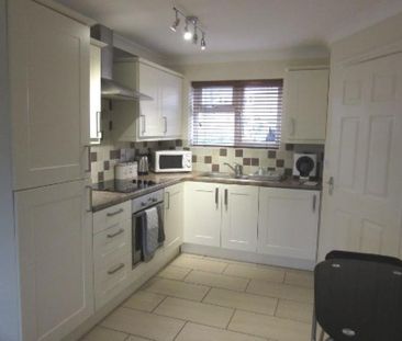 2 bedroom semi-detached house to rent - Photo 4