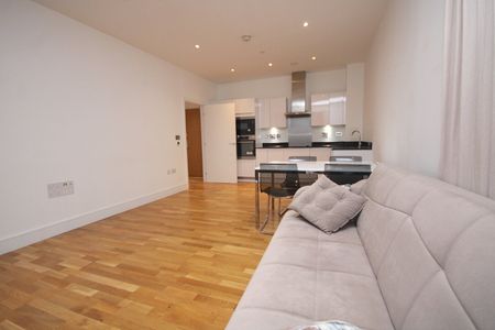 2 Bed Flat, Cityview Point, E14 - Photo 3