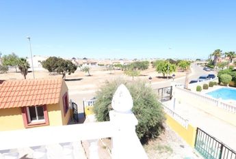 Adosado en la Regia . Temporada larga.