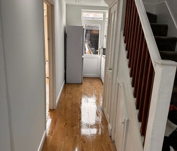 Room in a Shared Flat, Carlyon Road, HA0 - Photo 6
