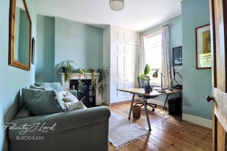 5 bedroom end of terrace house to rent - Photo 2