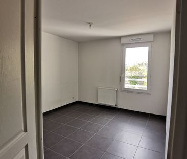 Location Appartement 3 pièces 68m² MARSEILLE 13ème - Photo 3