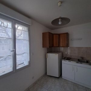 Location Appartement 1 pièce 24m² - Photo 2